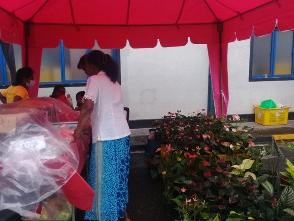 Market held by Homagama entrepreneurs at Hydramani Institute (2023-10-03)